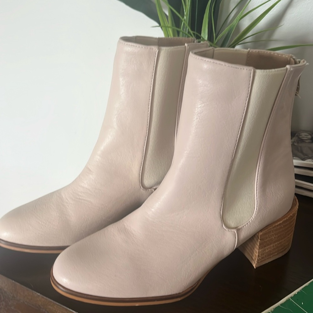 Ccocci rory boots brand new never worn